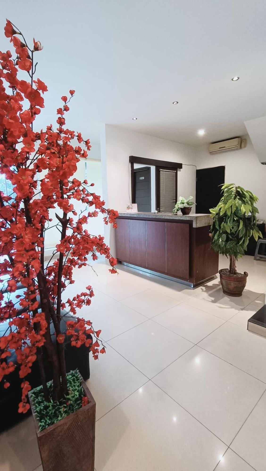 VI Hotel 万隆 外观 照片